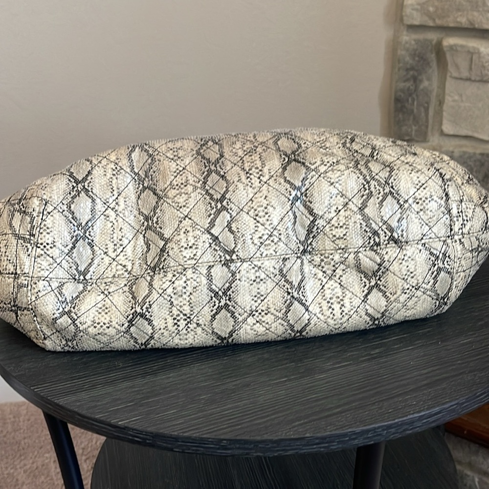 Sharif Cream and Black Hobo Bag - Picture 9 of 12